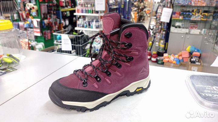Треккинговые ботинки