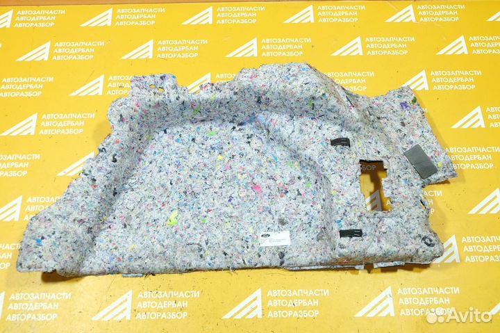 Обшивка багажника левая Ford Focus 3 2011-2019