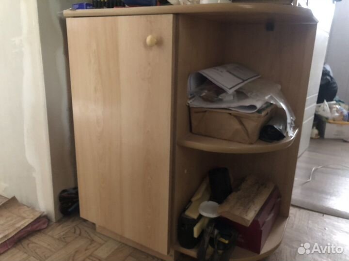 Тумбочка,полка