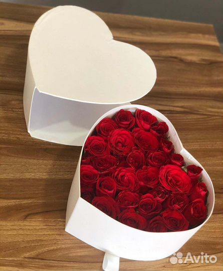 Розы в Форме Сердца. Цветы в Коробке. Доставка