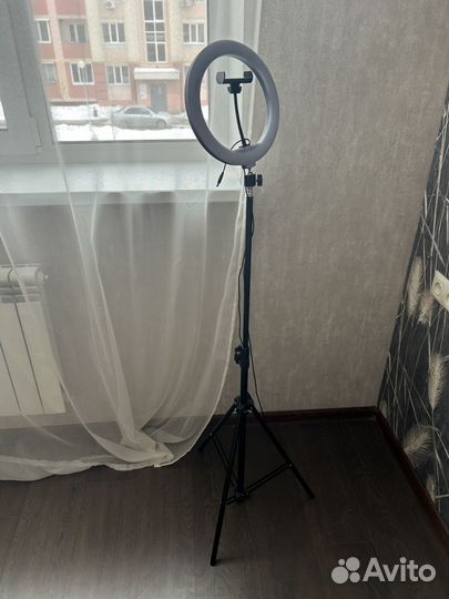 Лампа кольцевая с держателем для телефона