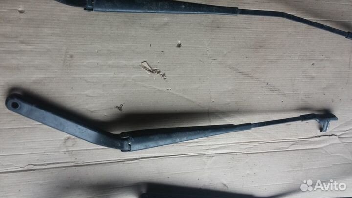 BMW X5 E70 X6 E71 поводок стеклоочистителя