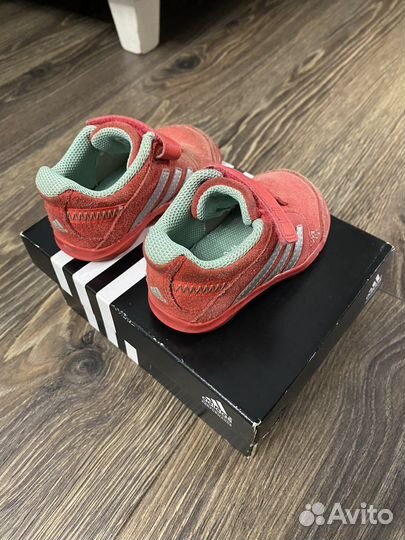 Кроссовки adidas