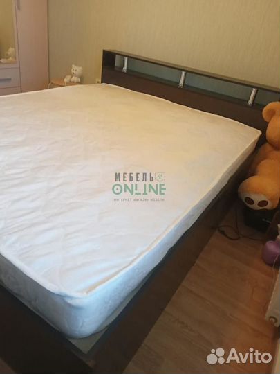 Кровать двуспальная