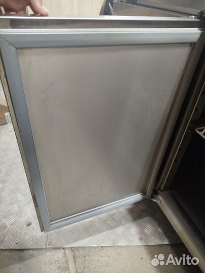 Холодильный стол