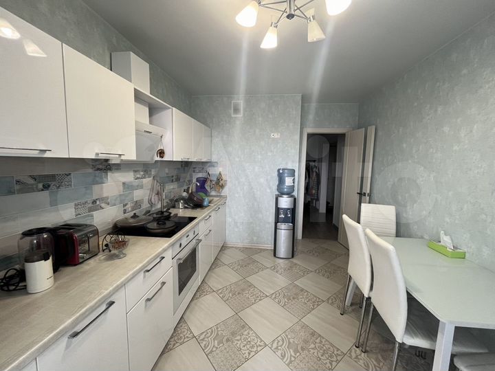 2-к. квартира, 65,4 м², 8/17 эт.