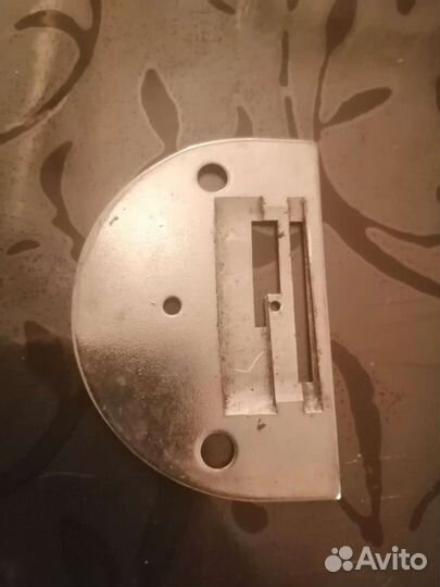 Шпульки, челноки, игольная пластина