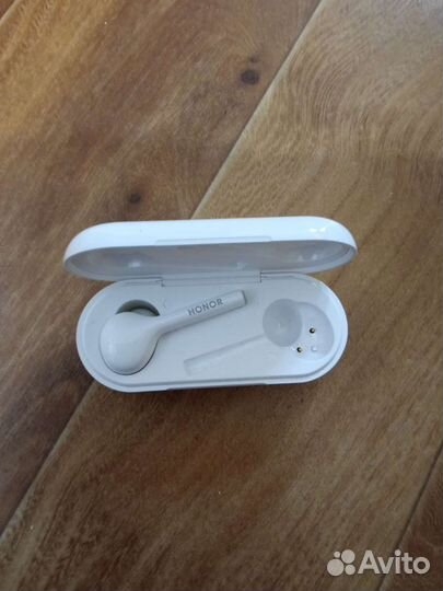 Беспроводные наушники honor на запчасти