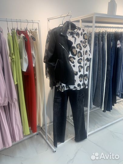 Вешалка для магазина/стеллаж для магазина