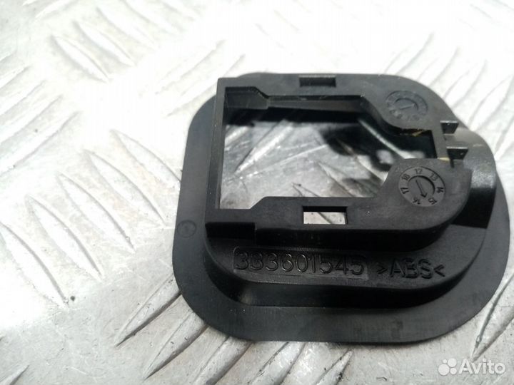 Б/У Фиксатор крепления грузов багажника#001