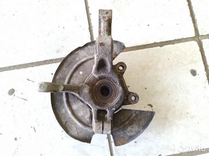 Кулак поворотный левый Renault Logan