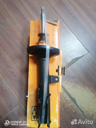 Амортизатор задний левый Toyota Carina 1992-2007