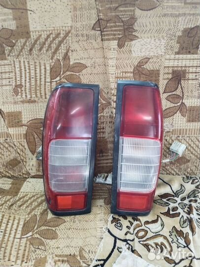 Задние фонари на nissan np300