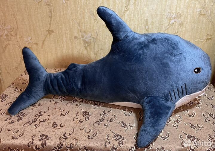 Мягкая плюшевая игрушка-подушка акула с биркой