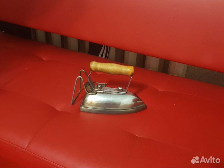 Утюг старинный электрический