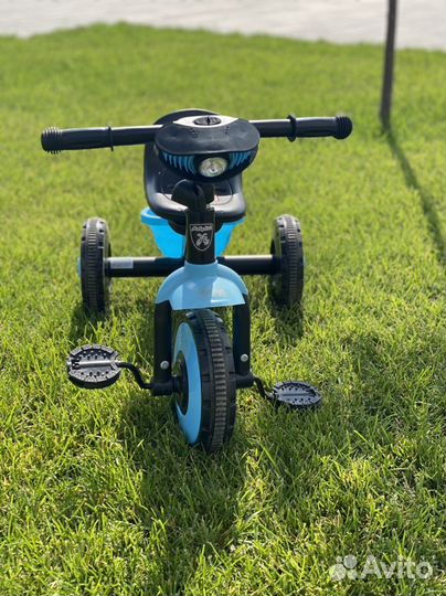 Трехколесный велосипед