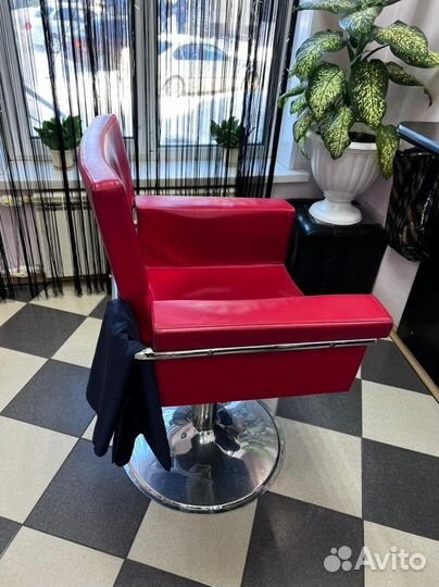 Парикмахерское кресло бу