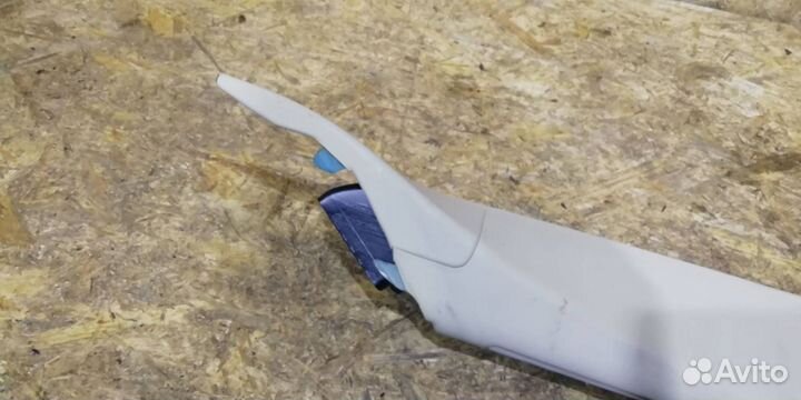 Обшивка стойки передняя правая верхняя Land Rover