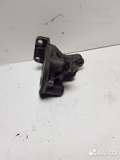 Кронштейн масляного фильтра VW Passat B3