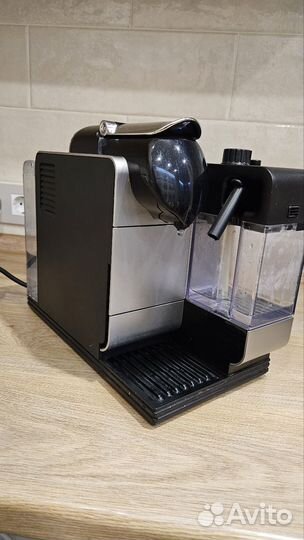 Капсульная кофемашина Delonghi Nespresso