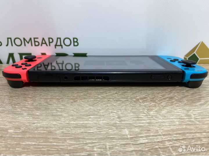 Игровая консоль Nintendo Switch v1 + 2 катриджа