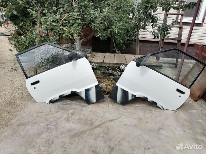 Передние двери Toyota town ace