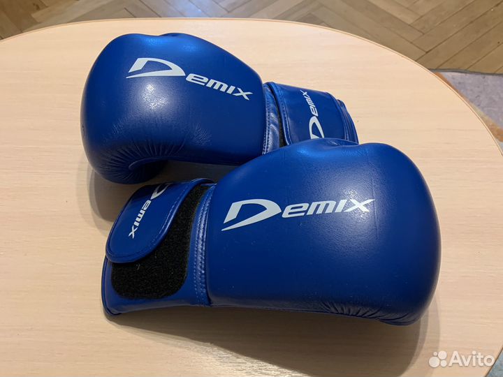 Боксерские перчатки demix 14 oz