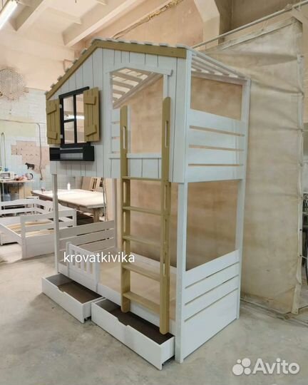 Двухъярусная Эко кровать домик из дерева