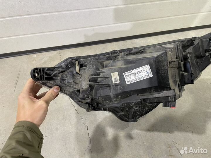 Renault Arkana фара правая Led