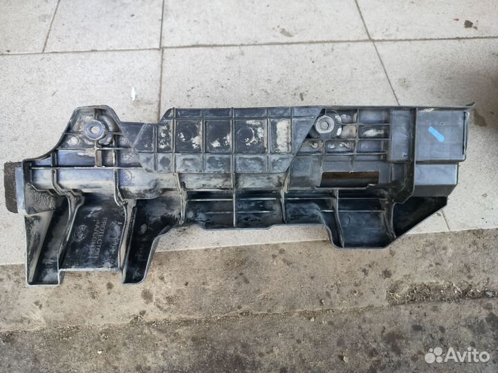 Кожух радиатора правый рио 3, солярис 1