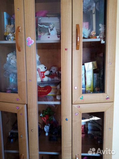 Книжный шкаф