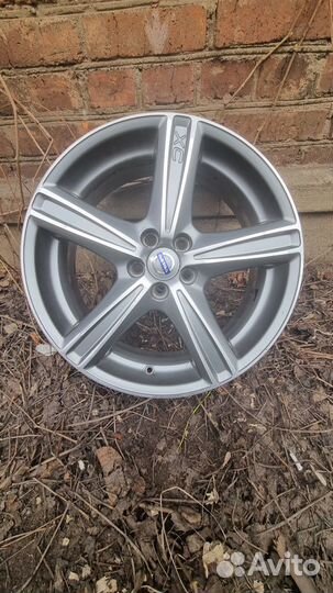 Оригинальный диск R19 Вулканис на Вольво хс90