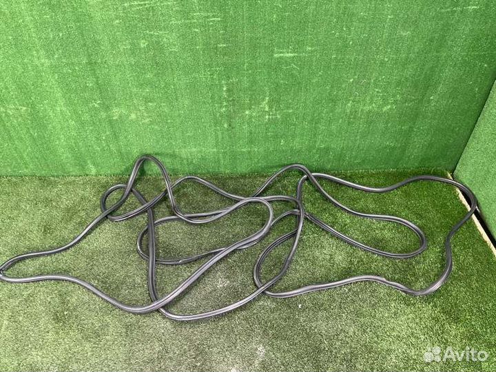 Уплотнитель двери Bmw X5 E70 N55B30 2010