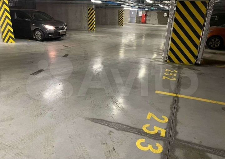 Машиноместо, 14 м²