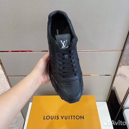 Кроссовки Louis Vuitton для активных людей