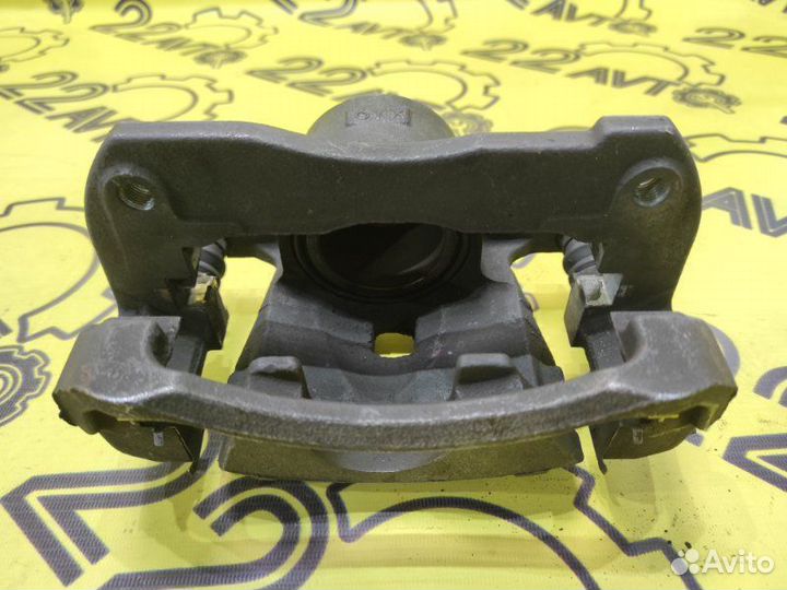 Суппорт передний правый Toyota Camry ACV40 2AZ-FE