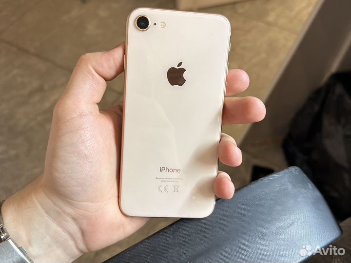 Телефон iPhone 8 64 gb