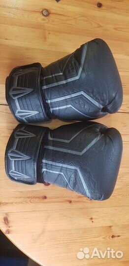 Боксерские перчатки 16 oz