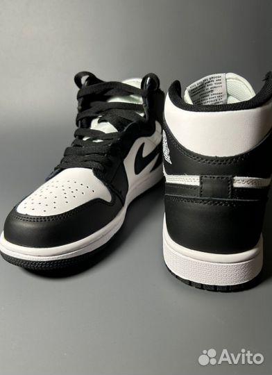 Кроссовки Nike Air Jordan 1 Black White Люкс