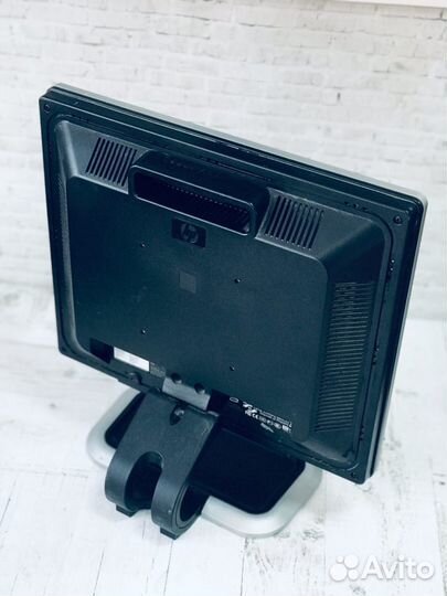 Монитор HP 17