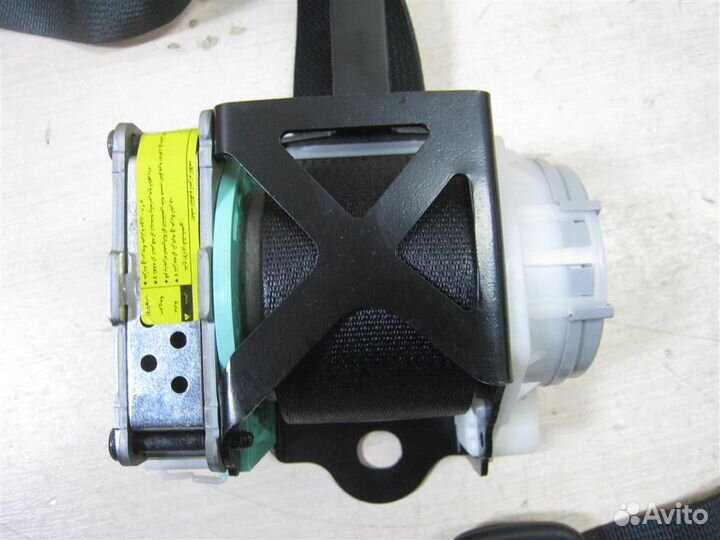 Ремень безопасности передний левый Toyota Verso R