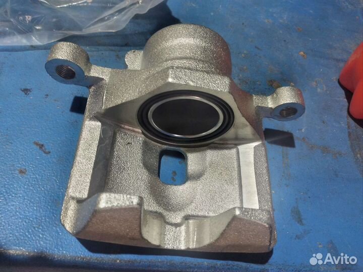 Суппорт тормозной хоонда црв 1