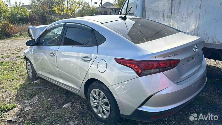 Hyundai Solaris 1.6 МТ, 2017, битый, 20 000 км