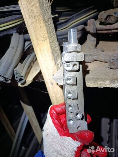 Блок клапанов пневмоподвески mercedes 220