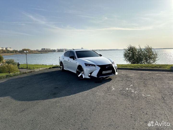 Автомобиль с водителем