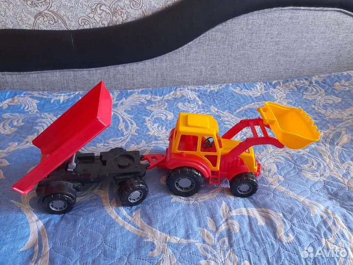 Трактор игрушки