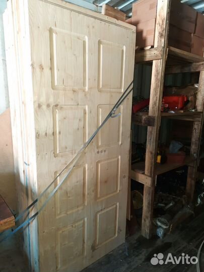 Дверь деревянная