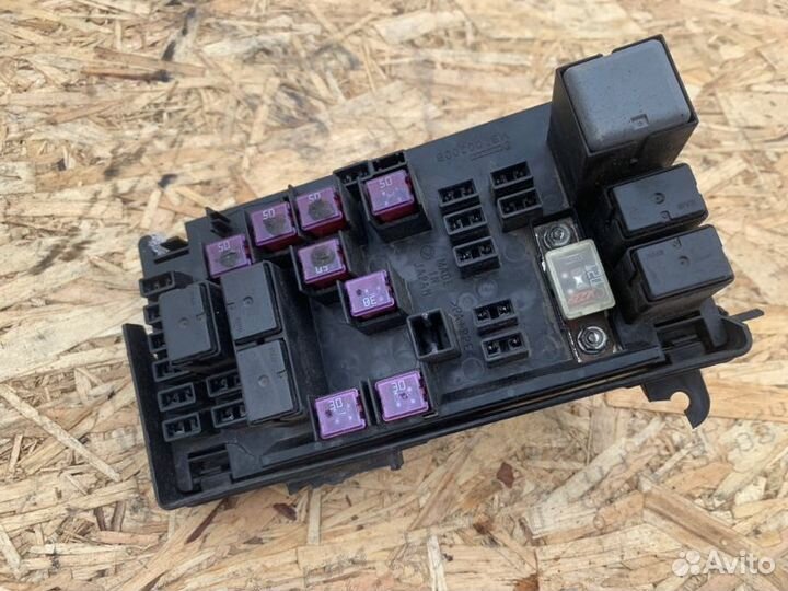 Блок предохранителей Subaru Legacy BP5 EJ20X 2005