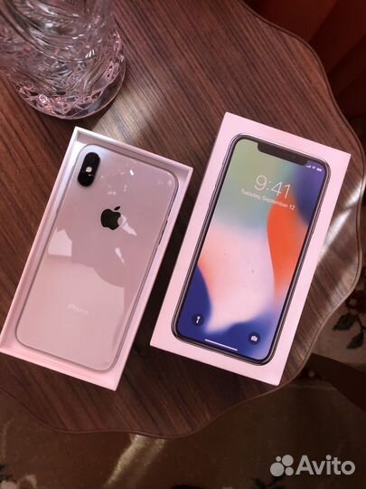 iPhone X, 64 ГБ