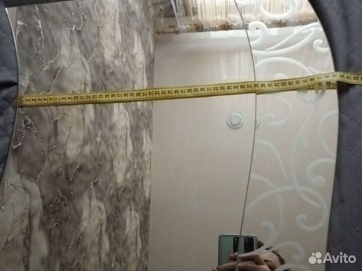 Зеркало с полочкой